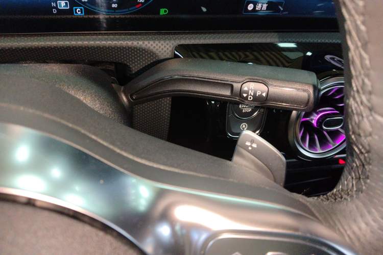 Used Mercedes-Benz A-Class 2022 Revised Version A 200 L Sport Sedan Fashionable Style Gear Lever