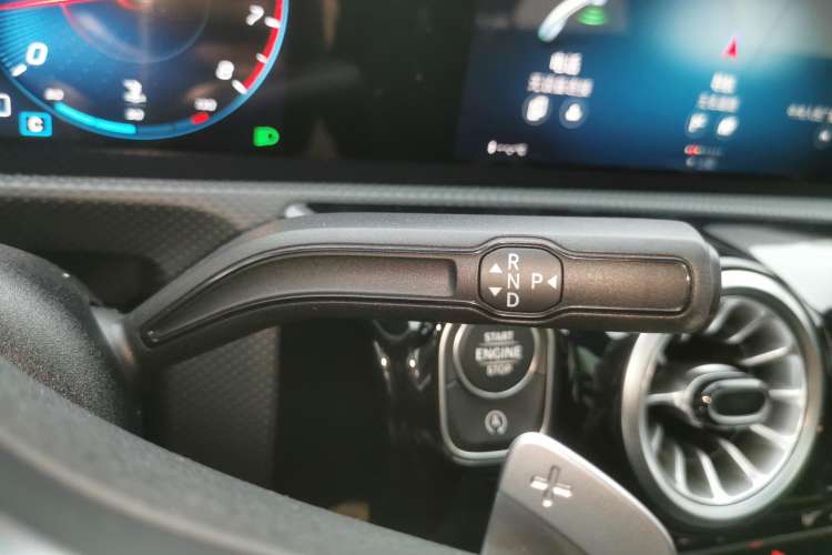 Used Mercedes-Benz A-Class 2022 Second Facelift A 200 L Sport Sedan Fashion Version Gear Lever