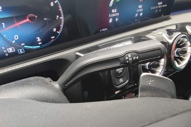 Used Mercedes-Benz A-Class 2022 Revised Version A 200 L Sport Sedan Fashionable Style Gear Lever