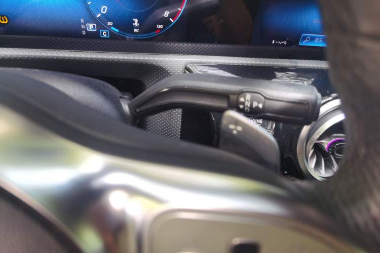 Used Mercedes-Benz A-Class 2022 Second Facelift A 200 L Sport Sedan Fashion Version Gear Lever
