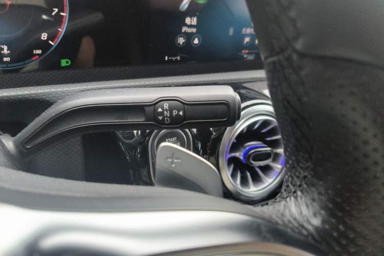 Used Mercedes-Benz A-Class 2022 Revised Version A 200 L Sport Sedan Fashionable Style Gear Lever