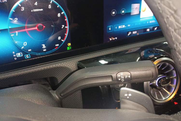 Used Mercedes-Benz A-Class 2022 Restyled A 200 L Sport Sedan Fashion Version Gear Lever