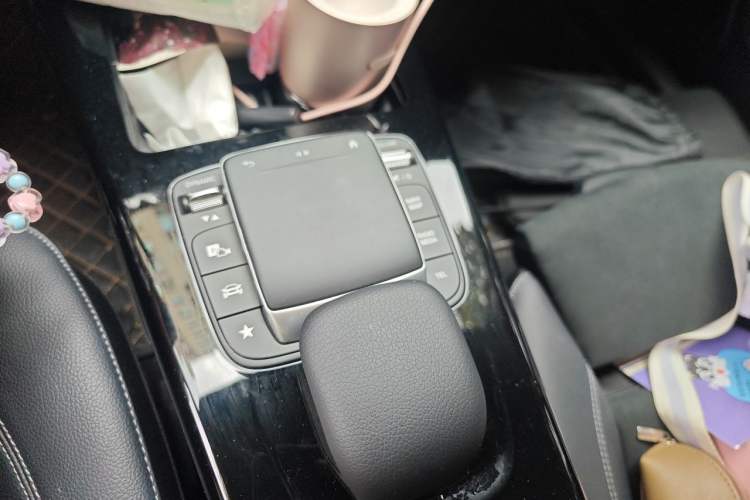 Used Mercedes-Benz A-Class 2022 Restyled A 200 L Sport Sedan Fashion Version Gear Lever