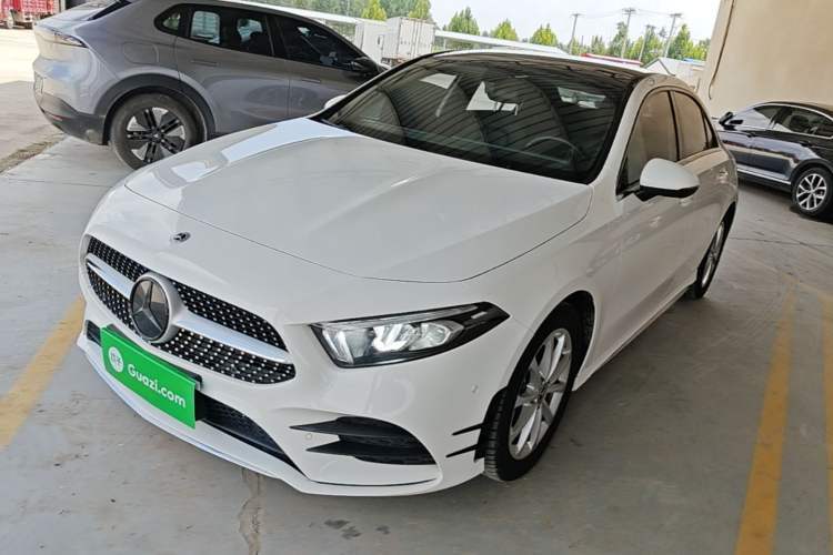 Ojetý Mercedes-Benz A-Class 2022 Restyled A 200 L Sport Sedan Fashion Version Guazi used car, China used car export, Used car for sale, Used cars, Cheapest cars for sale