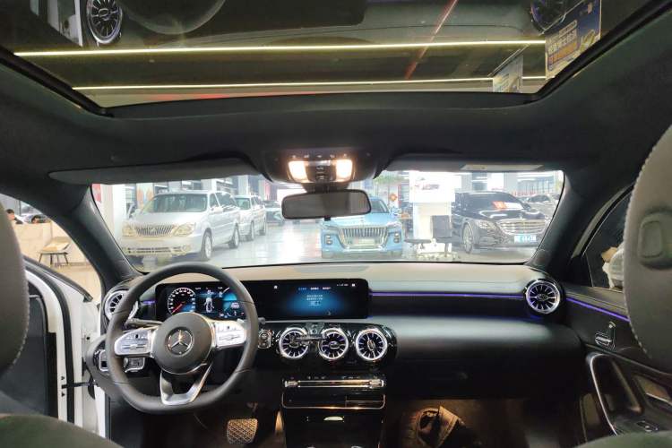 Used Mercedes-Benz A-Class 2022 Revised Version A 200 L Sport Sedan Fashionable Style Headliner