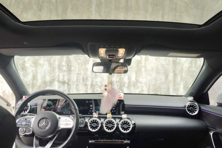 Used Mercedes-Benz A-Class 2022 Second Facelift A 200 L Sport Sedan Fashion Version Headliner