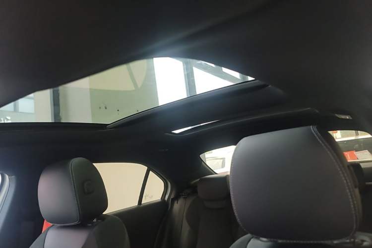 Used Mercedes-Benz A-Class 2022 Revised Version A 200 L Sport Sedan Fashionable Style Headliner