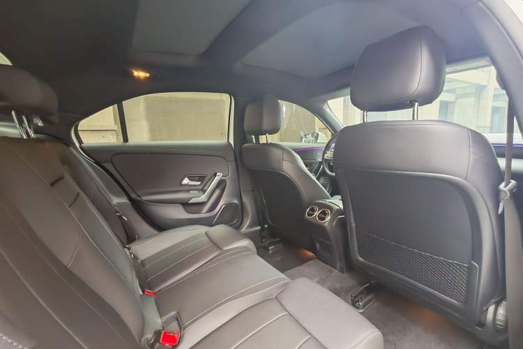 Used Mercedes-Benz A-Class 2022 Restyled A 200 L Sport Sedan Fashion Version Headliner