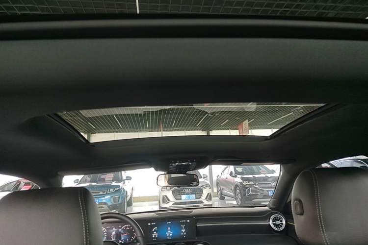 Used Mercedes-Benz A-Class 2022 Revised Version A 200 L Sport Sedan Fashionable Style Headliner