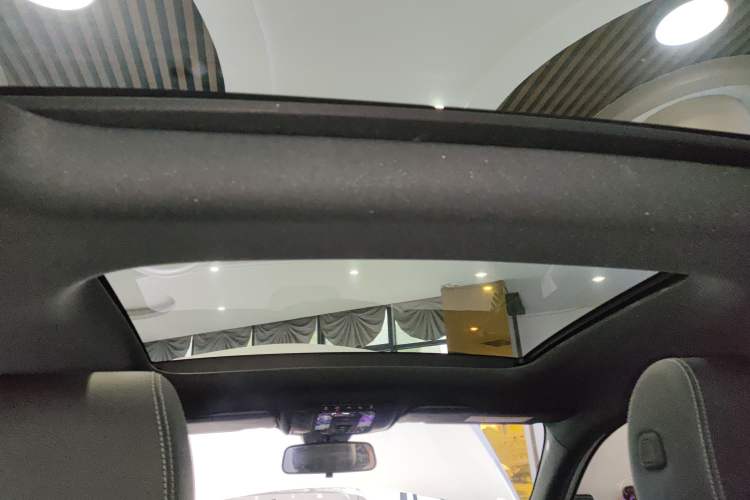 Used Mercedes-Benz A-Class 2022 Revised Version A 200 L Sport Sedan Fashionable Style Headliner