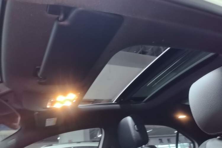 Used Mercedes-Benz A-Class 2022 Revised Version A 200 L Sport Sedan Fashionable Style Headliner