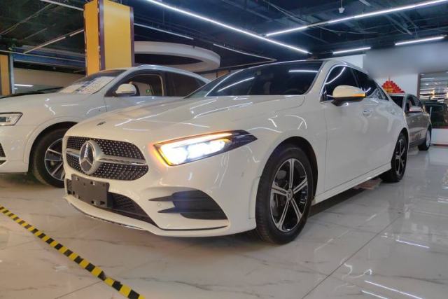 Ojetý Mercedes-Benz A-Class 2022 Revised Version A 200 L Sport Sedan Fashionable Style