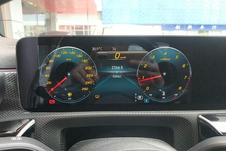 Used Mercedes-Benz A-Class 2022 Revised Version A 200 L Sport Sedan Fashionable Style Instrument Cluster