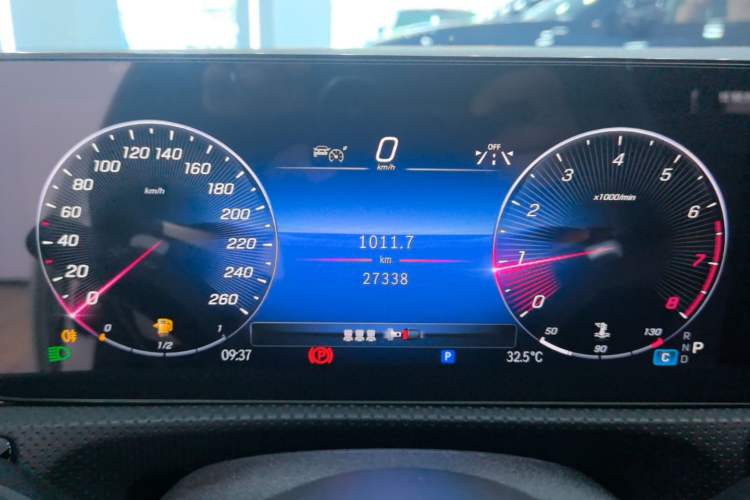 Used Mercedes-Benz A-Class 2022 Revised Version A 200 L Sport Sedan Fashionable Style Instrument Cluster