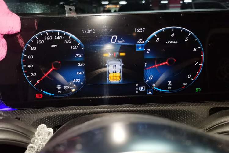 Used Mercedes-Benz A-Class 2022 Revised Version A 200 L Sport Sedan Fashionable Style Instrument Cluster