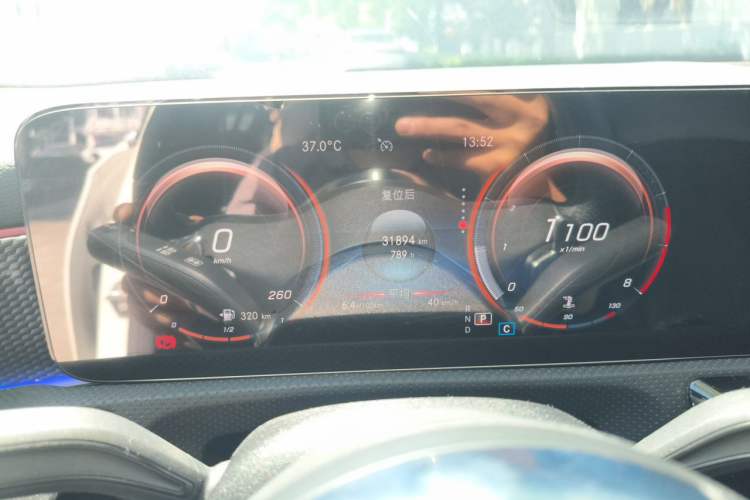 Used Mercedes-Benz A-Class 2022 Second Facelift A 200 L Sport Sedan Fashion Version Instrument Cluster