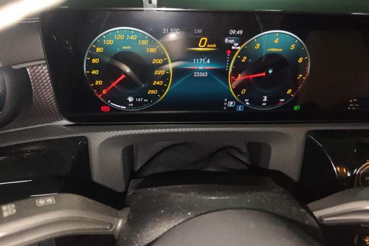 Used Mercedes-Benz A-Class 2022 Revised Version A 200 L Sport Sedan Fashionable Style Instrument Cluster