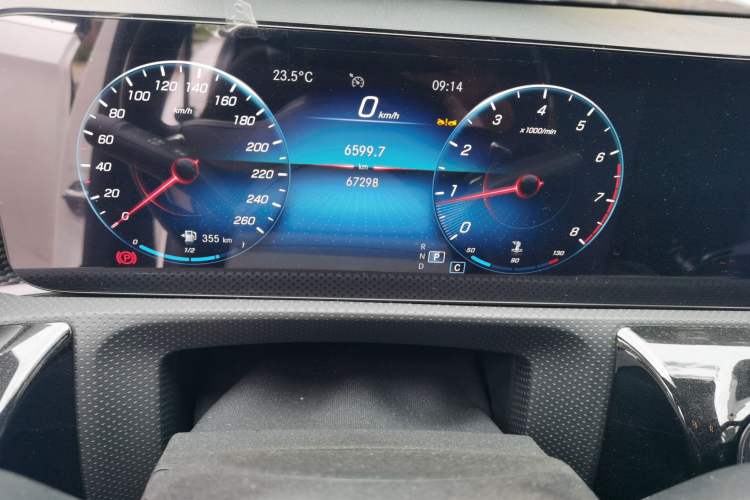 Used Mercedes-Benz A-Class 2022 Revised Version A 200 L Sport Sedan Fashionable Style Instrument Cluster