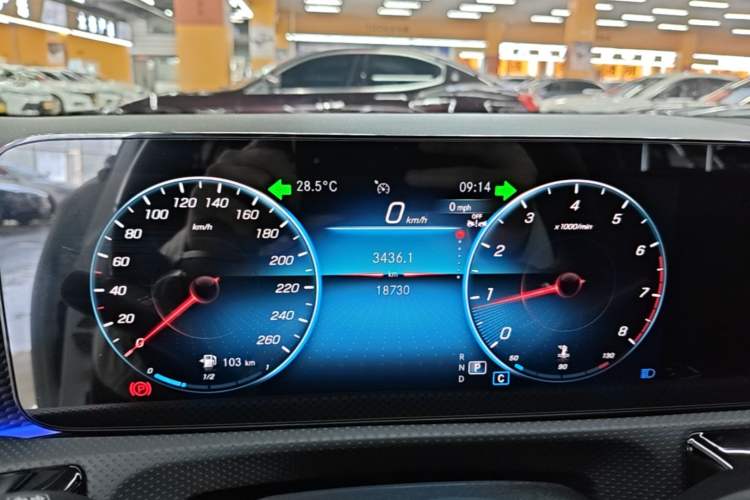 Used Mercedes-Benz A-Class 2022 Revised Version A 200 L Sport Sedan Fashionable Style Instrument Cluster