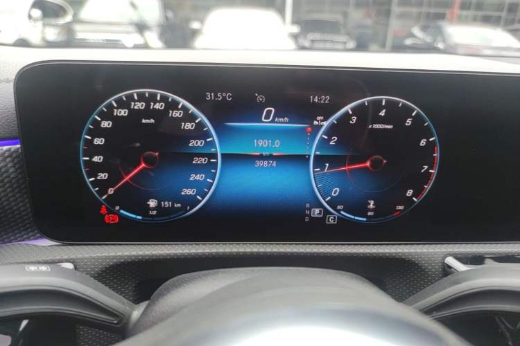 Used Mercedes-Benz A-Class 2022 Revised Version A 200 L Sport Sedan Fashionable Style Instrument Cluster