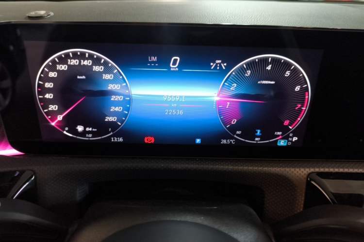 Used Mercedes-Benz A-Class 2022 Revised Version A 200 L Sport Sedan Fashionable Style Instrument Cluster