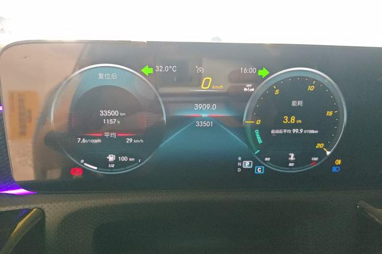Used Mercedes-Benz A-Class 2022 Revised Version A 200 L Sport Sedan Fashionable Style Instrument Cluster
