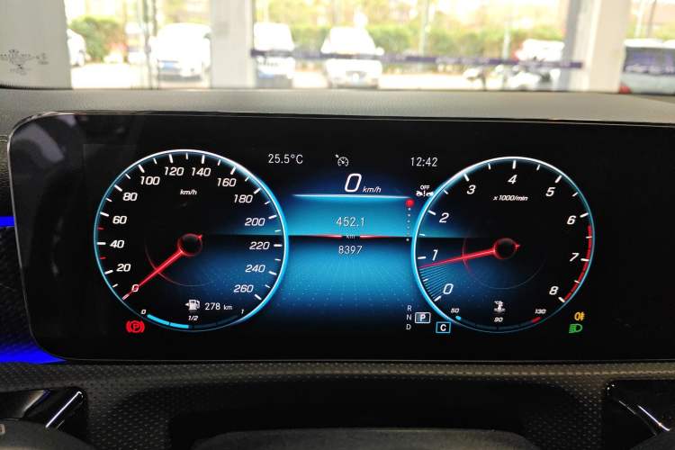 Used Mercedes-Benz A-Class 2022 Revised Version A 200 L Sport Sedan Fashionable Style Instrument Cluster