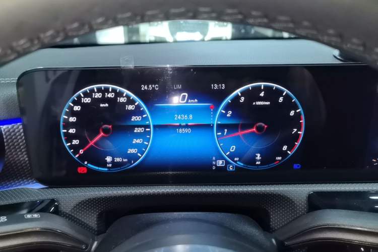 Used Mercedes-Benz A-Class 2022 Revised Version A 200 L Sport Sedan Fashionable Style Instrument Cluster