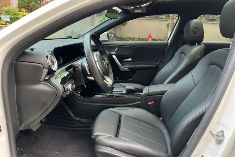 Used Mercedes-Benz A-Class 2022 Restyled A 200 L Sport Sedan Fashion Version Interior 1