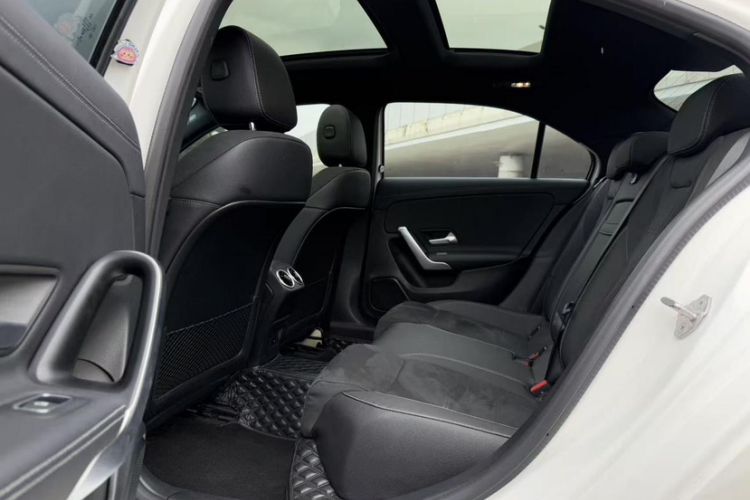 Used Mercedes-Benz A-Class 2022 Revised Version A 200 L Sport Sedan Fashionable Style Interior 1