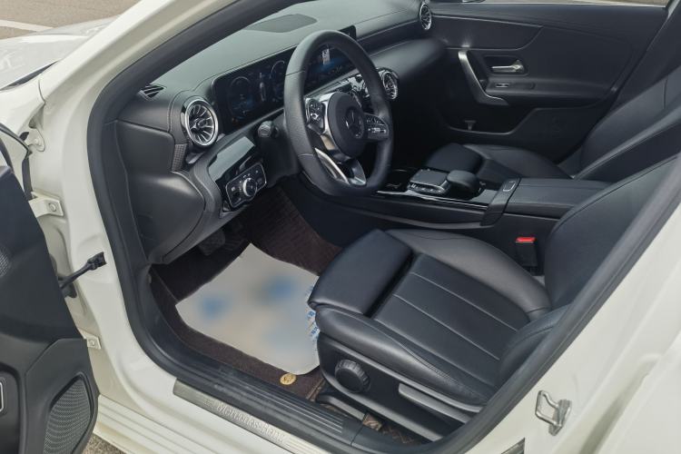 Used Mercedes-Benz A-Class 2022 Restyled A 200 L Sport Sedan Fashion Version Interior 1