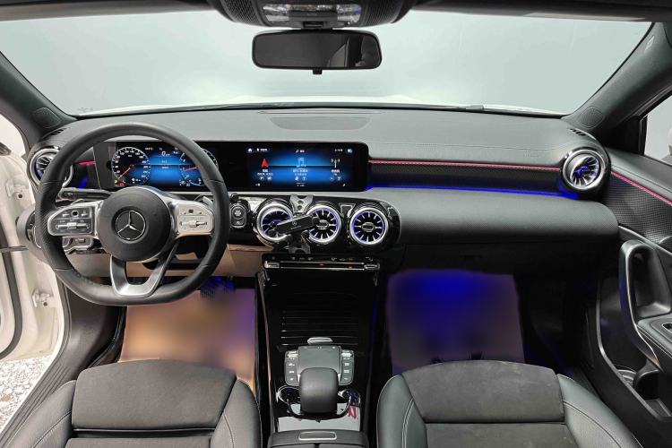 Used Mercedes-Benz A-Class 2022 Second Facelift A 200 L Sport Sedan Fashion Version Interior 1