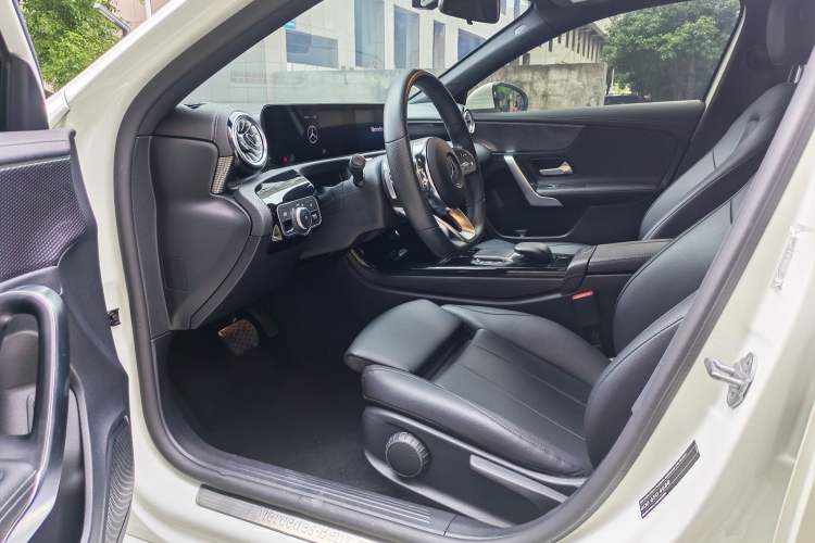 Used Mercedes-Benz A-Class 2022 Restyled A 200 L Sport Sedan Fashion Version Interior 1