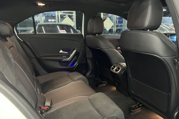 Used Mercedes-Benz A-Class 2022 Revised Version A 200 L Sport Sedan Fashionable Style Interior 1