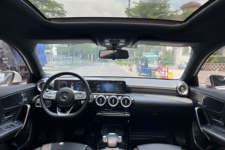 Used Mercedes-Benz A-Class 2022 Restyled A 200 L Sport Sedan Fashion Version Interior 2