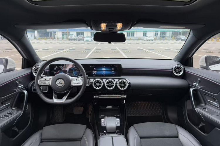 Used Mercedes-Benz A-Class 2022 Revised Version A 200 L Sport Sedan Fashionable Style Interior 2