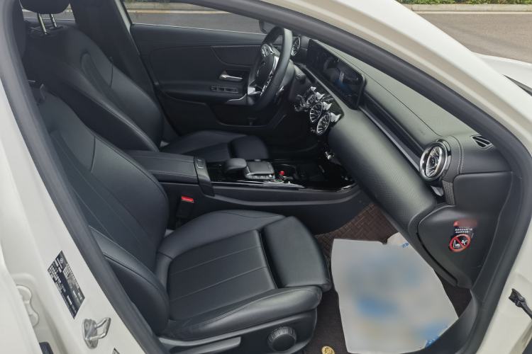 Used Mercedes-Benz A-Class 2022 Restyled A 200 L Sport Sedan Fashion Version Interior 2