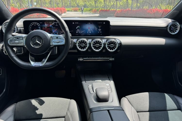 Used Mercedes-Benz A-Class 2022 Revised Version A 200 L Sport Sedan Fashionable Style Interior 2