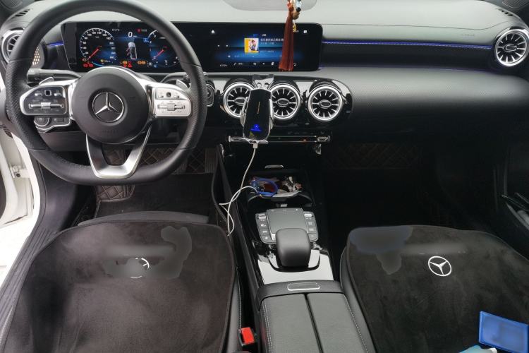Used Mercedes-Benz A-Class 2022 Second Facelift A 200 L Sport Sedan Fashion Version Interior 2