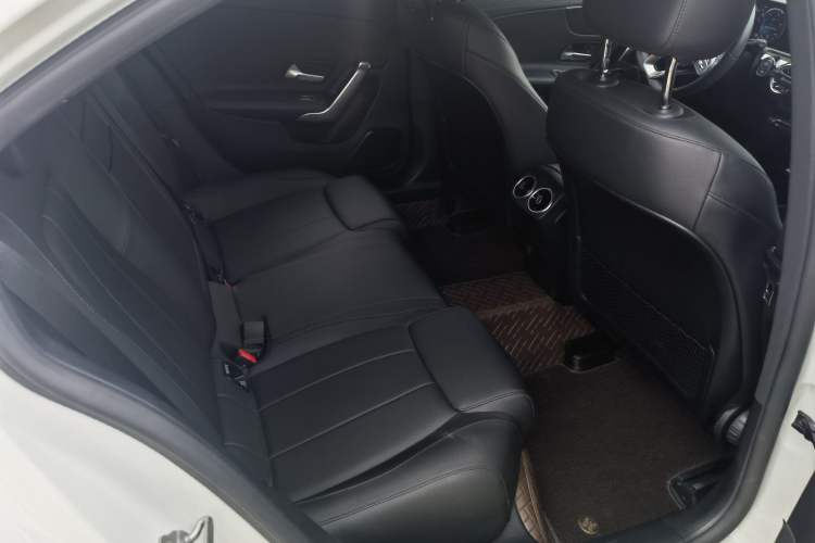 Used Mercedes-Benz A-Class 2022 Restyled A 200 L Sport Sedan Fashion Version Interior 3