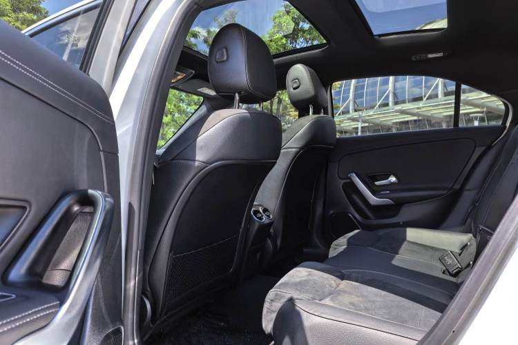 Used Mercedes-Benz A-Class 2022 Revised Version A 200 L Sport Sedan Fashionable Style Interior 3