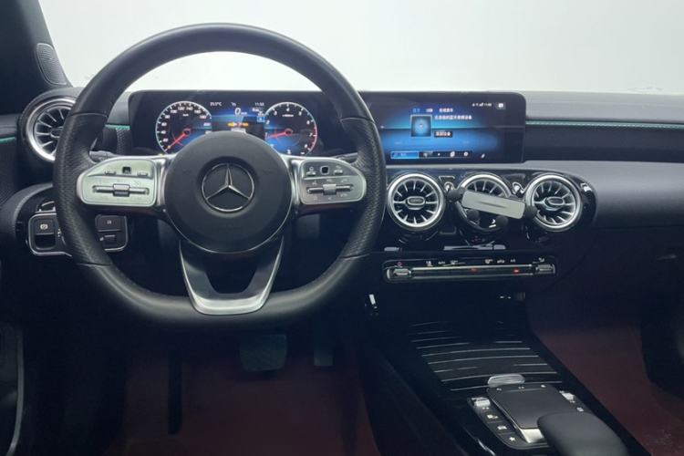 Used Mercedes-Benz A-Class 2022 Revised Version A 200 L Sport Sedan Fashionable Style Interior 3