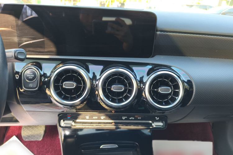 Used Mercedes-Benz A-Class 2022 Revised A 200 Dynamic Edition Interior 3
