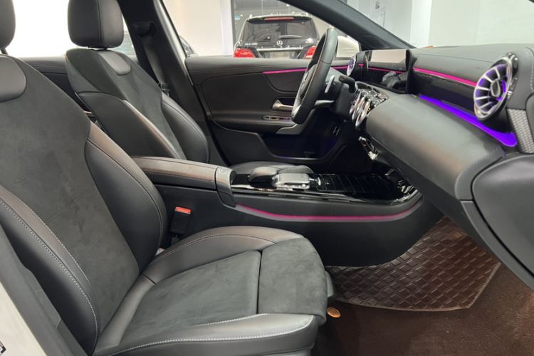 Used Mercedes-Benz A-Class 2022 Revised Version A 200 L Sport Sedan Fashionable Style Interior 3