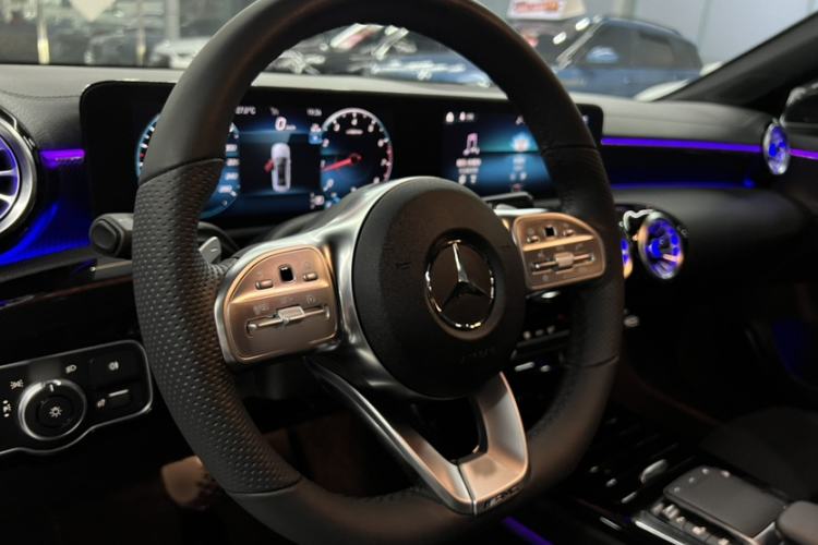 Used Mercedes-Benz A-Class 2022 Revised Version A 200 L Sport Sedan Fashionable Style Interior 3