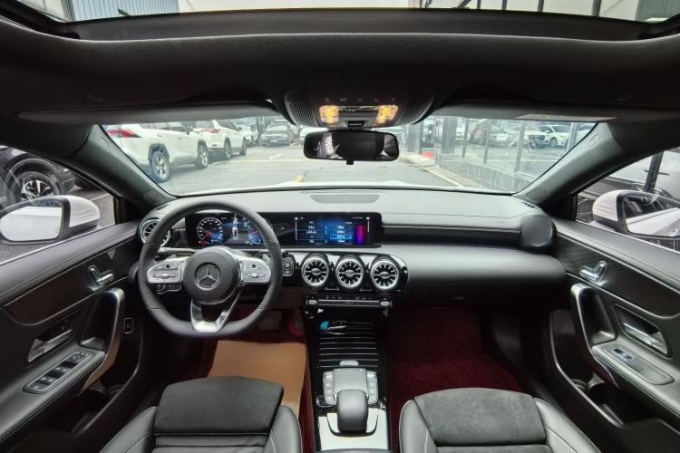 Used Mercedes-Benz A-Class 2022 Revised Version A 200 L Sport Sedan Fashionable Style Interior 3