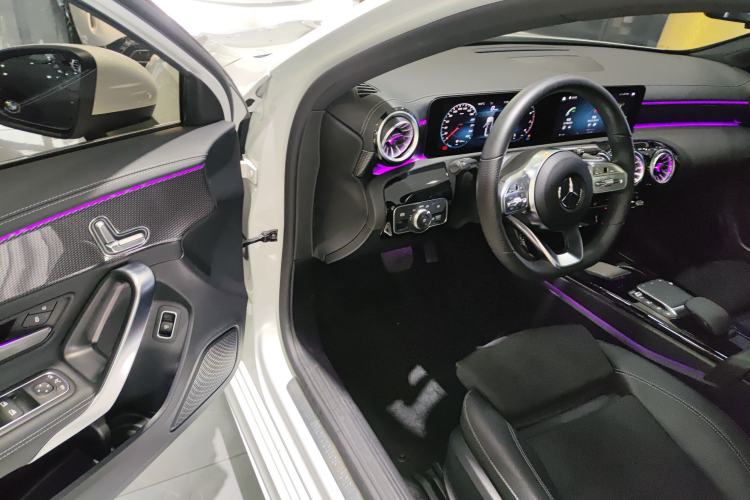 Used Mercedes-Benz A-Class 2022 Revised Version A 200 L Sport Sedan Fashionable Style Interior 3