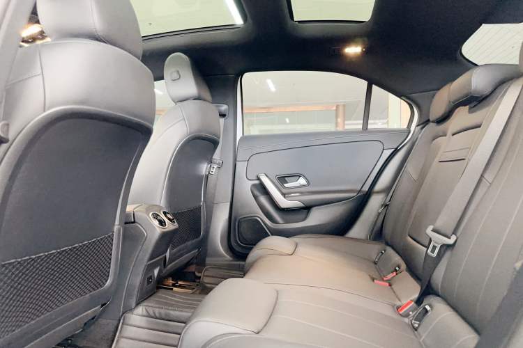 Used Mercedes-Benz A-Class 2022 Restyled A 200 L Sport Sedan Fashion Version Interior 4