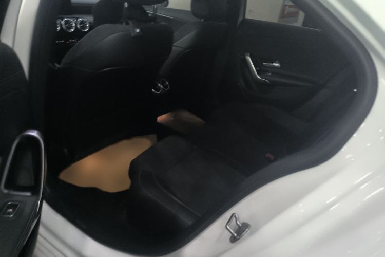 Used Mercedes-Benz A-Class 2022 Revised Version A 200 L Sport Sedan Fashionable Style Interior 4