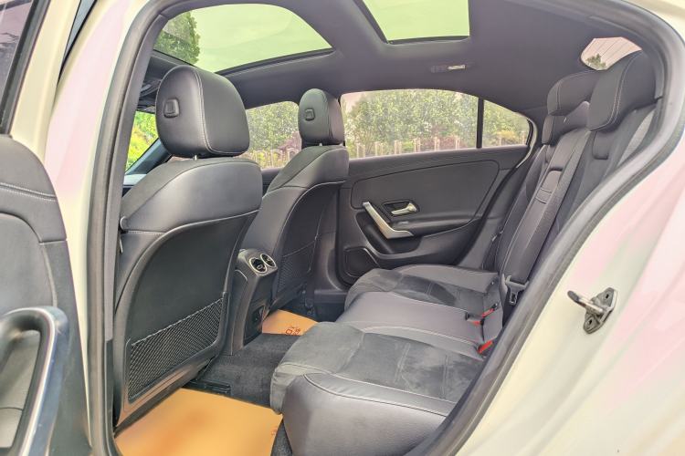 Used Mercedes-Benz A-Class 2022 Restyled A 200 L Sport Sedan Fashion Version Interior 4